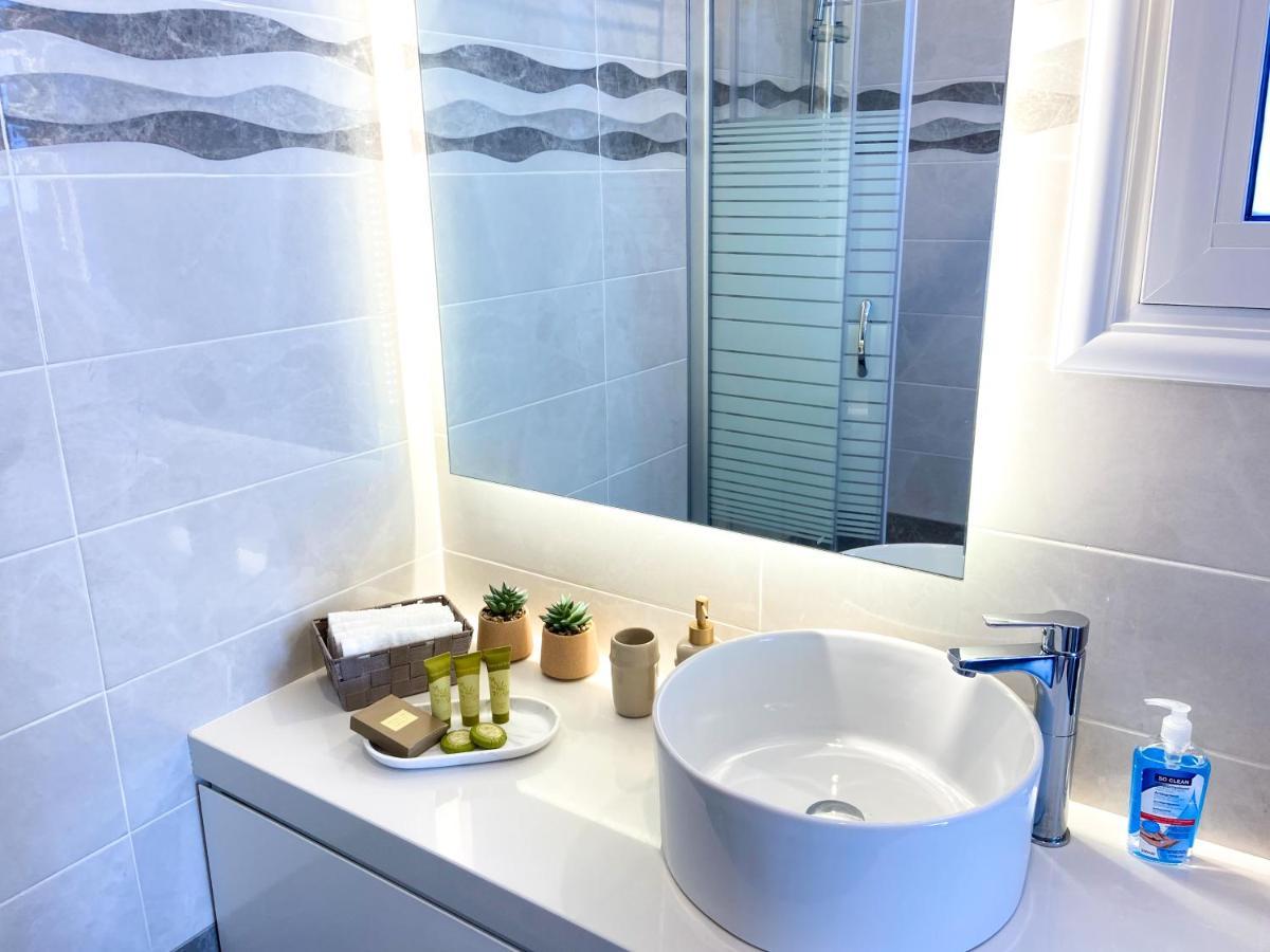 Simplycity Homestay Apartments Кремасти Экстерьер фото