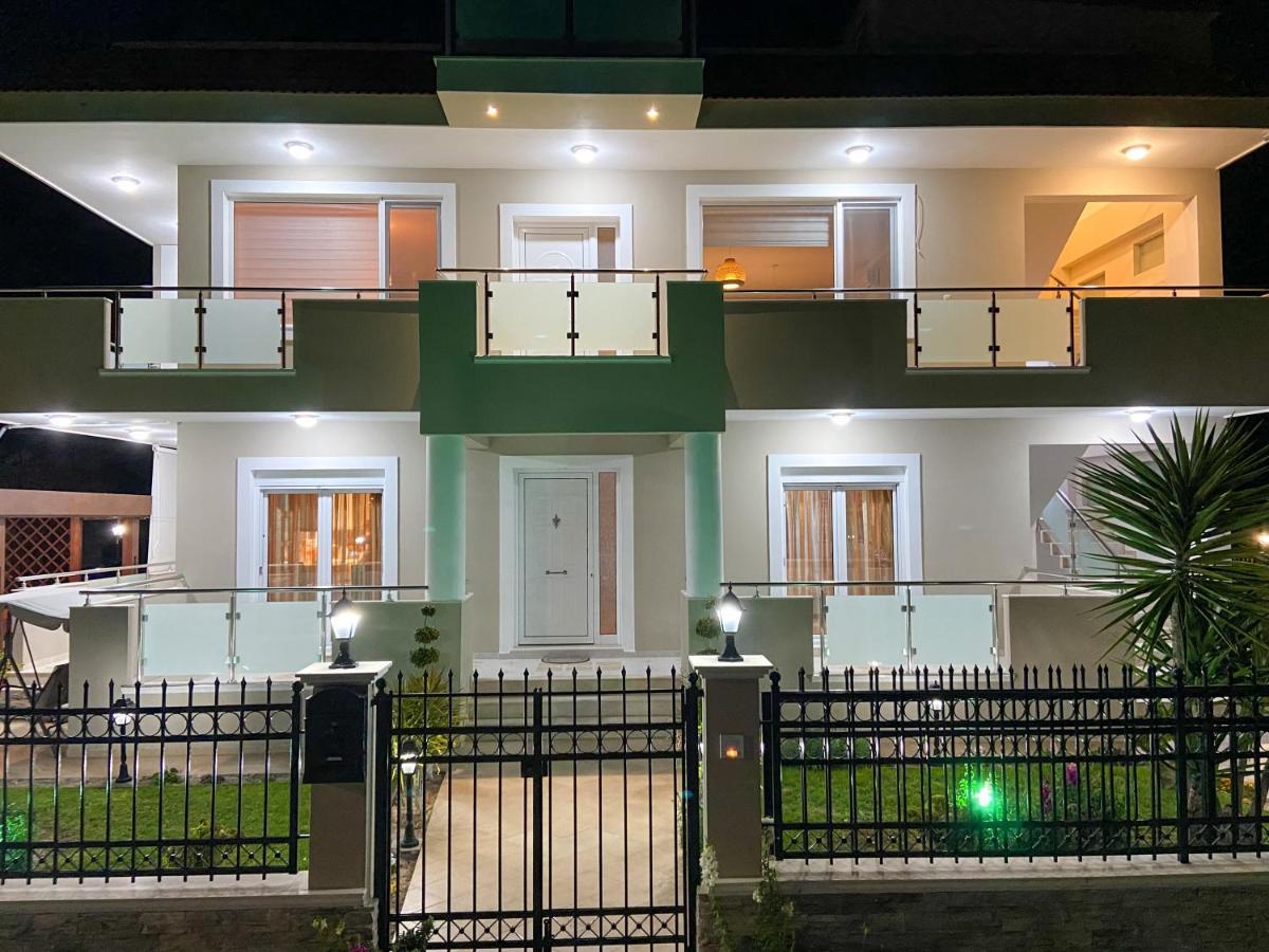Simplycity Homestay Apartments Кремасти Экстерьер фото